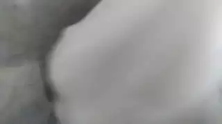 عاهرة عربية محجبة تبلغ ذروتها بقوة في عرض ويب كاميرا مباشر صريح