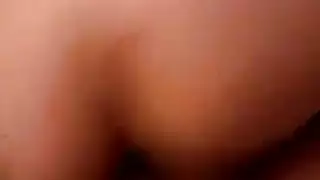 خادمة مطيعة تُأمر بالركوع لعمل جنسي شرجي قاسي