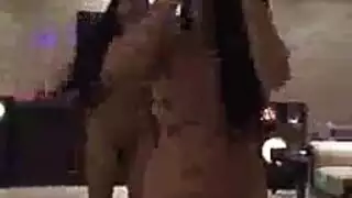 جلسة هزات متعددة: هذه الفتيات المثيرة لا تتوقفن عن الصراخ