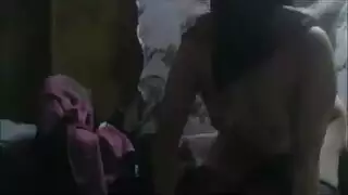 مريم المحجبة تمارس الجنس الشرجي المباشر مع الشاب المجاور